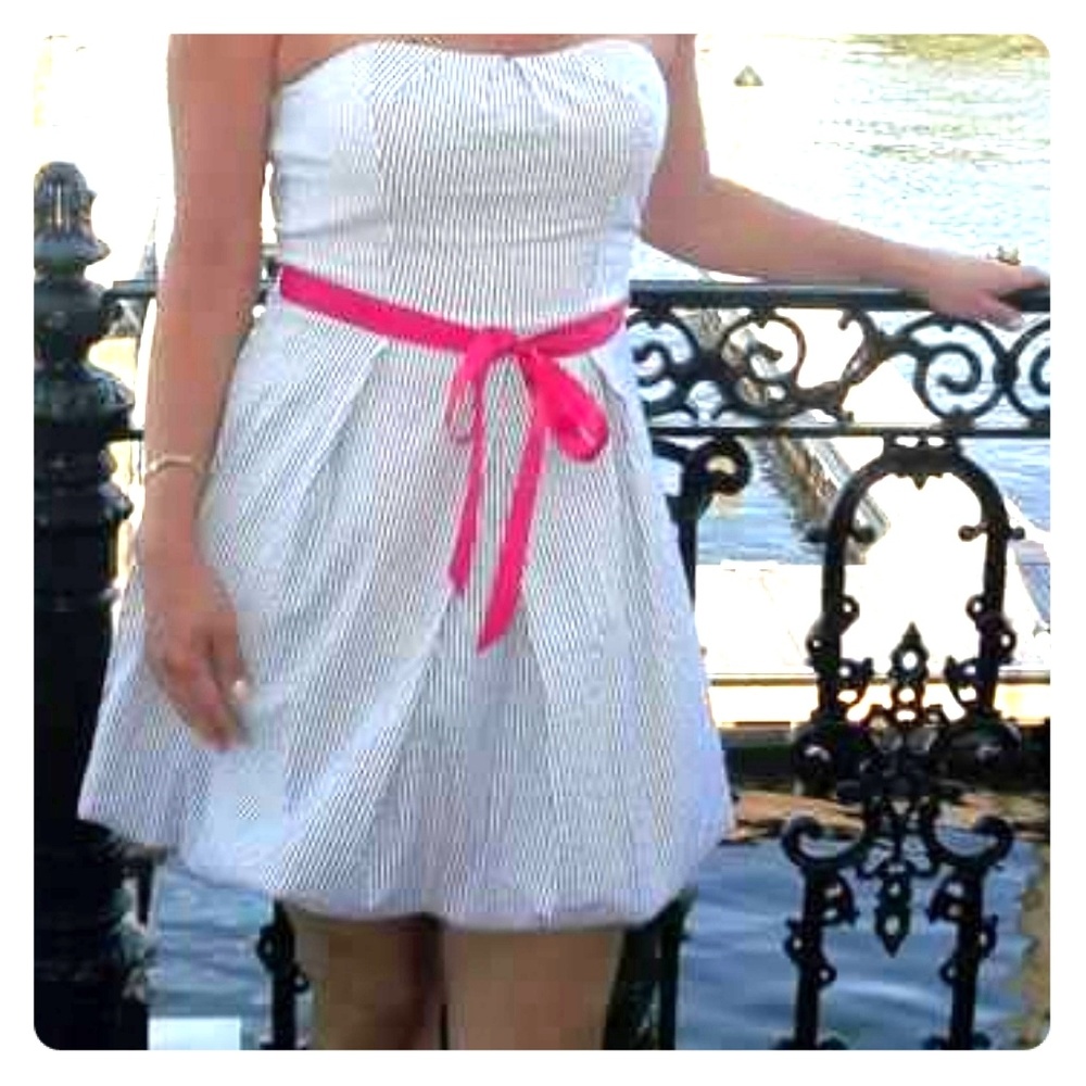 🛍 4/$20 - Strapless Bubble Baby Doll Dress